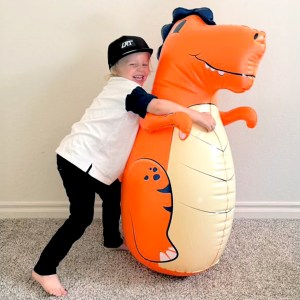joy-and-fun-little-dudes-dinosaur-play-experience